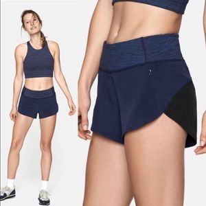 Outdoor voices Hudson 2.5” sz lg short. Navy/black